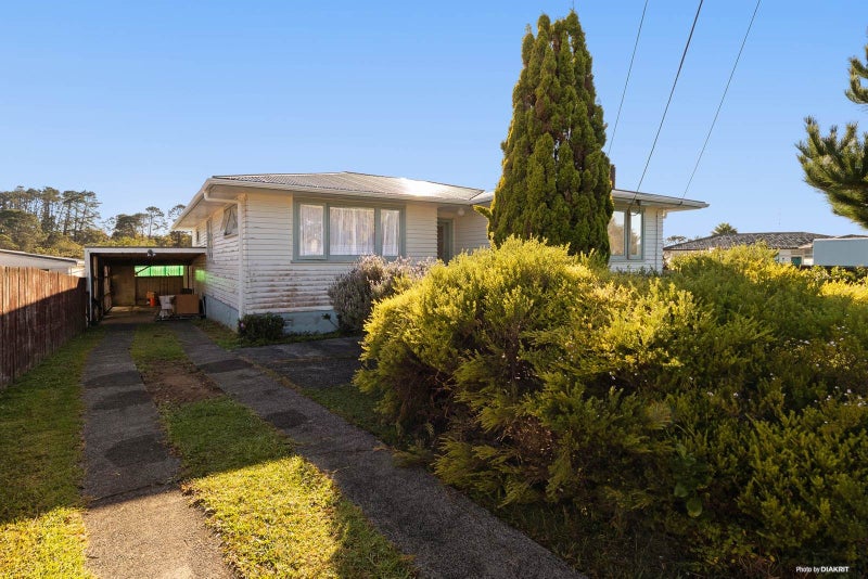 32 Helena Street, Massey, Auckland - Carousel 1