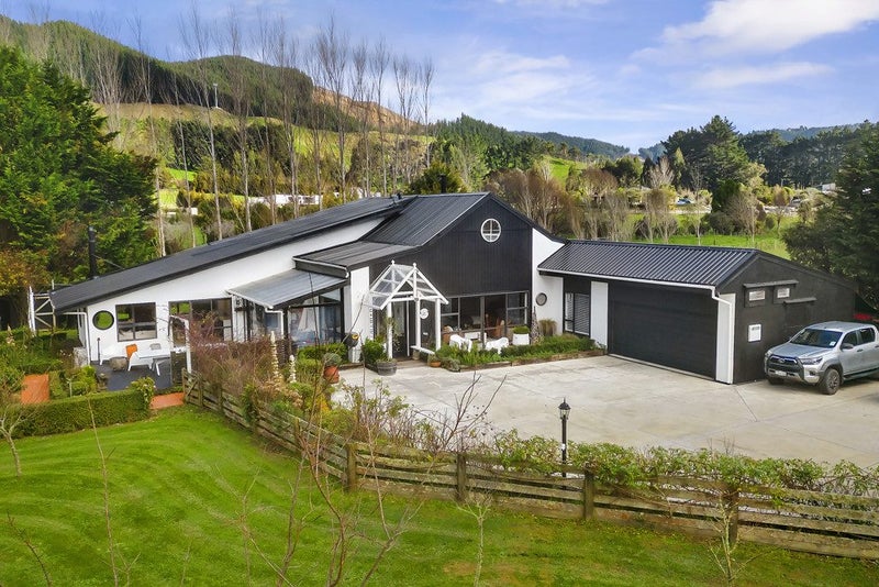 111A Johnsons Road, Whitemans Valley, Upper Hutt, Wellington - Carousel 1