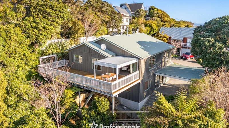 16 Haast Close, Kelson, Lower Hutt - Carousel 1