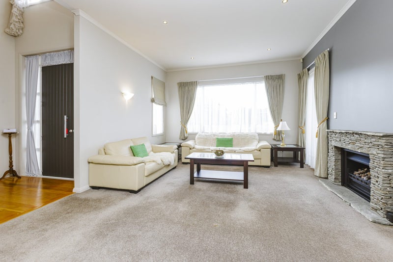 9 Kingsgate Place, Dannemora, Auckland - Carousel 2