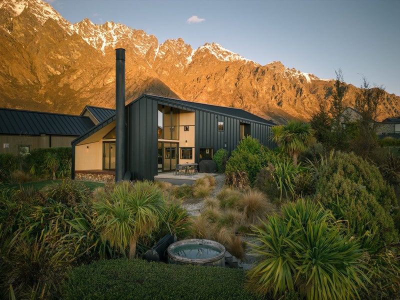 14 Caithness Court, Jacks Point, Queenstown - Carousel 1