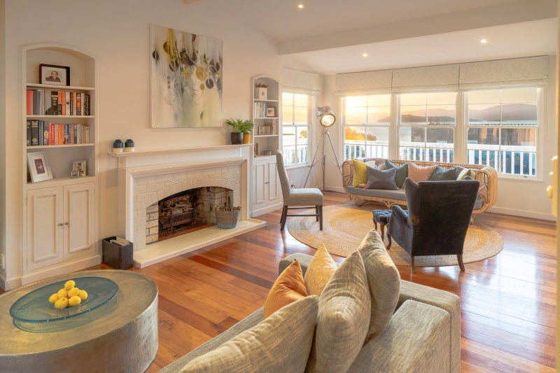 15 Taumaru Avenue, Lowry Bay, Lower Hutt - Carousel 2