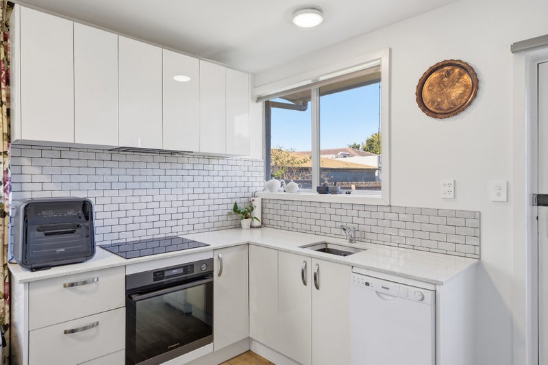 2/54B Dallington Terrace, Dallington, Christchurch - Carousel 2