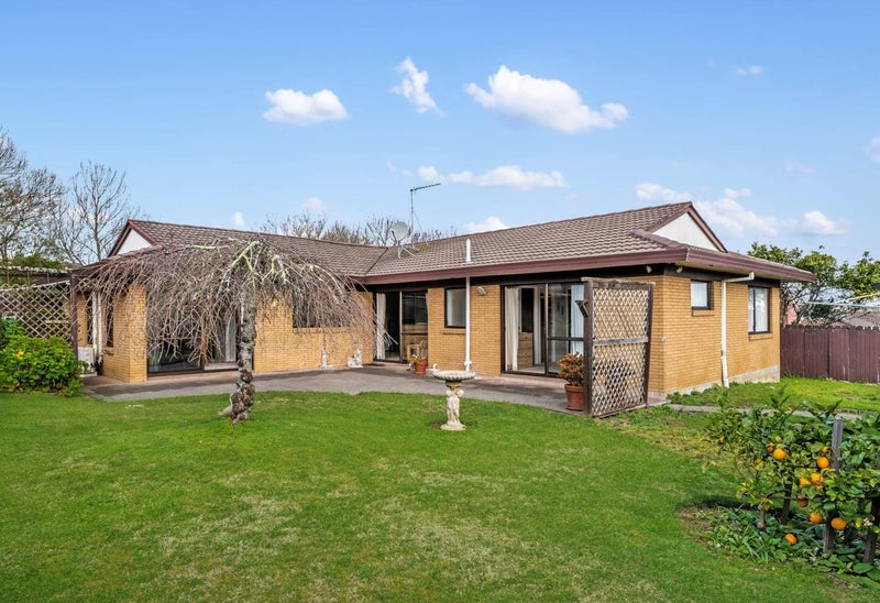 17 Parramatta Place, Botany Downs, Manukau City, Auckland - Carousel 2