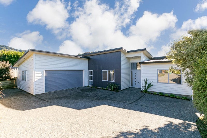 18 Cosgrove Rise, Riverstone Terraces, Upper Hutt - Carousel 1