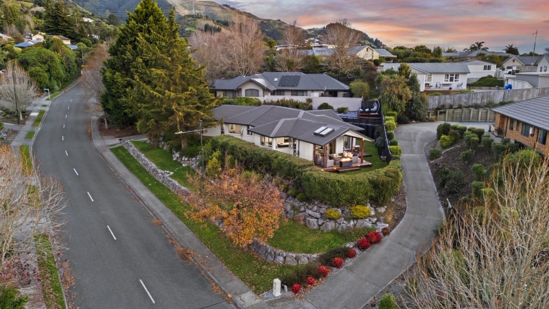 34 Park Drive, Richmond, Richmond - Carousel 2