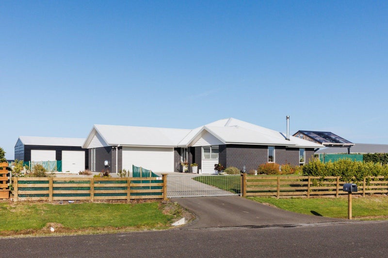 31 Wapiti Avenue, Feilding, Feilding - Carousel 1