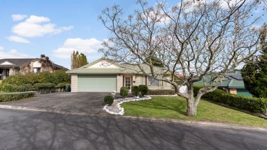 28 Brittany Drive, Henderson, Auckland - Carousel 1