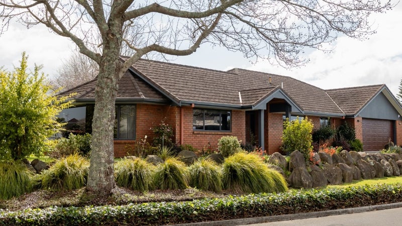 1 Bodiam Place, Bethlehem, Tauranga - Carousel 1