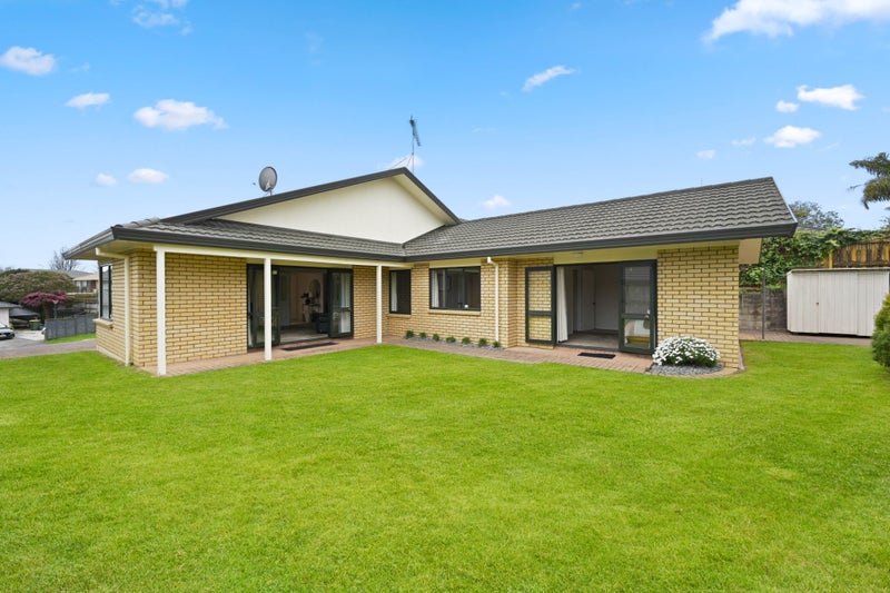 3 Sunny Dale, Western Heights, Hamilton - Carousel 1