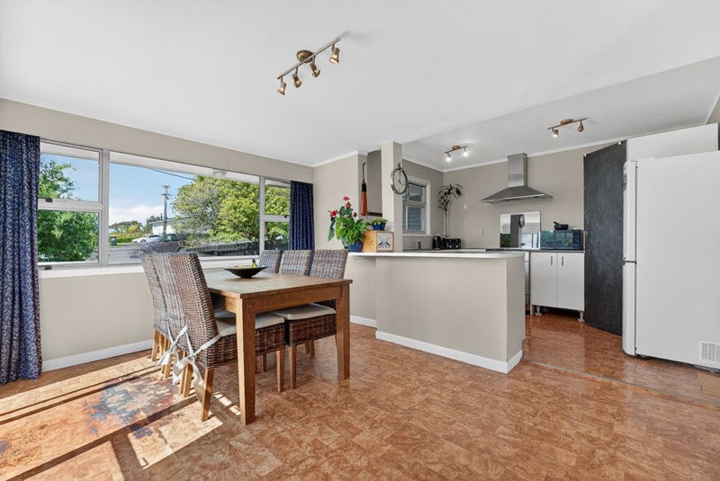 1/664 East Coast Road, Pinehill, Auckland - Carousel 2