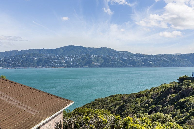 77 Kaikoura Street, Maupuia, Wellington - Carousel 2
