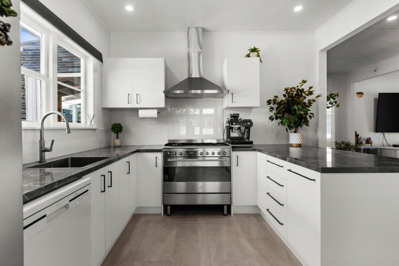 1 Rutherford Road, Marewa, Napier - Carousel 1