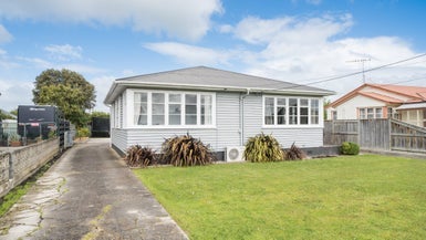 32 Taylor Avenue, Feilding, Feilding - Carousel 1