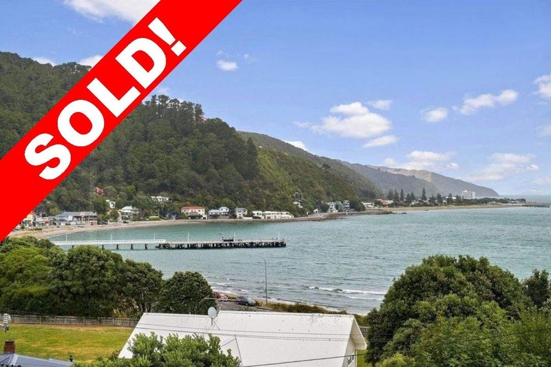 15 Ferry Road, Days Bay, Lower Hutt - Carousel 1