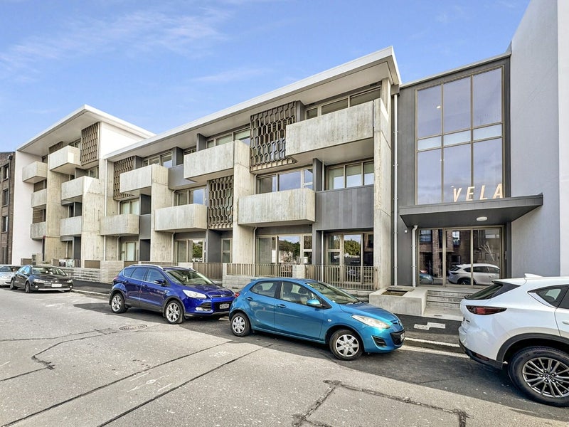 304/2 Campbell Terrace, Petone, Lower Hutt - Carousel 1