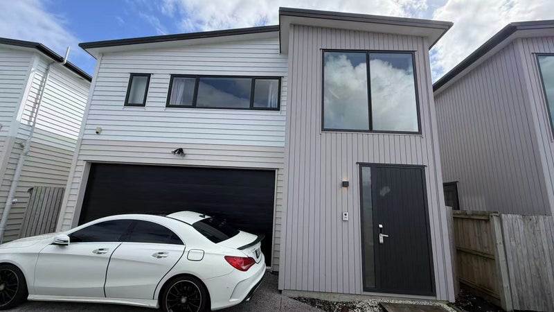 47C Bruce McLaren Road, Henderson, Auckland - Carousel 1