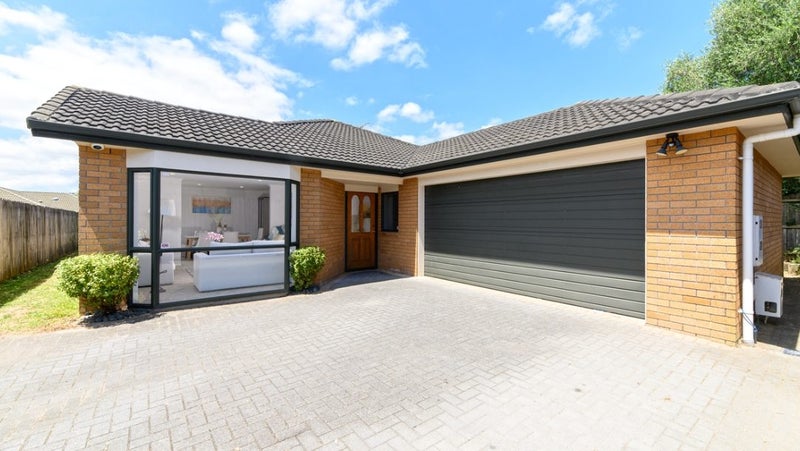 19 Shankill Place, East Tamaki, Auckland - Carousel 1