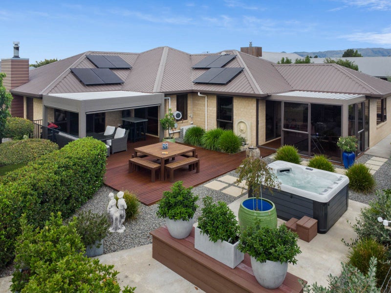 25 River Terrace, Renwick - Carousel 1
