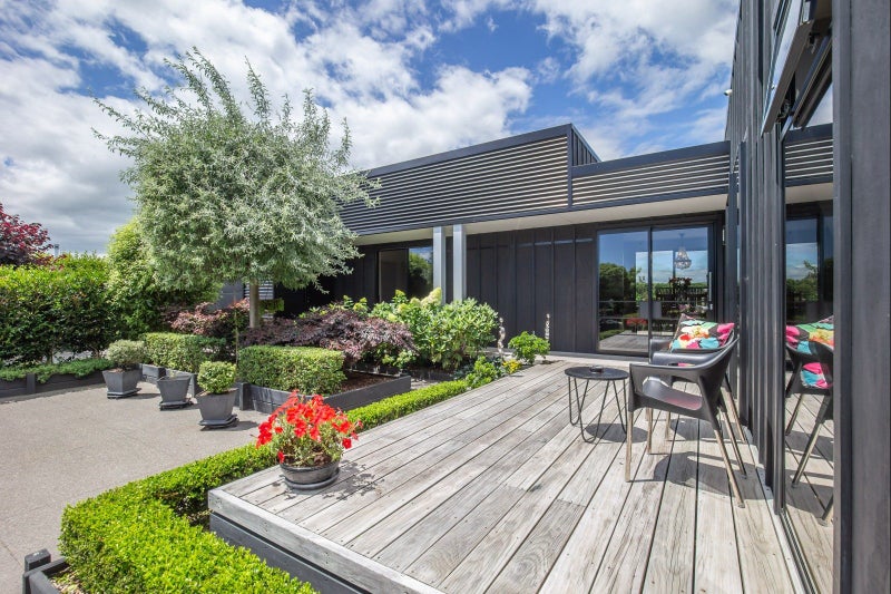 21 Grefor Lane, Waitarere, Levin - Carousel 1
