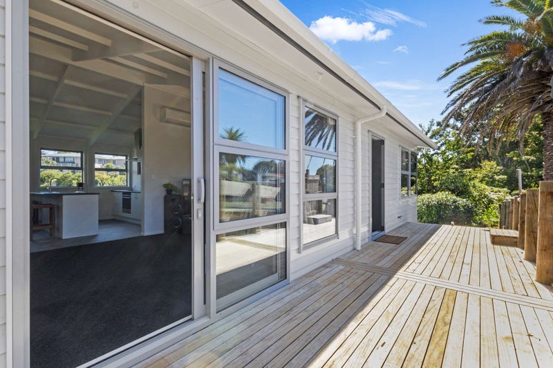 14 Nevada Drive, Merrilands, New Plymouth - Carousel 2