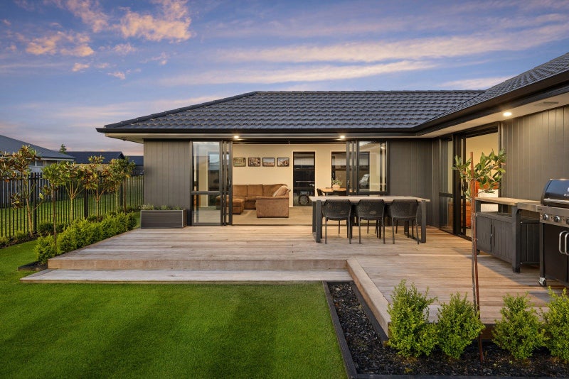 17 Halpin Drive, Lincoln, Lincoln - Carousel 2