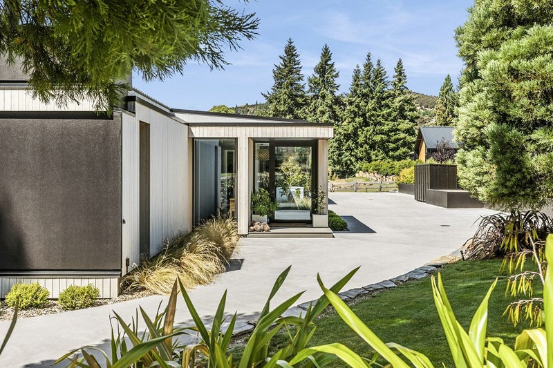 1 Mcrae Rise, Wanaka - Carousel 2