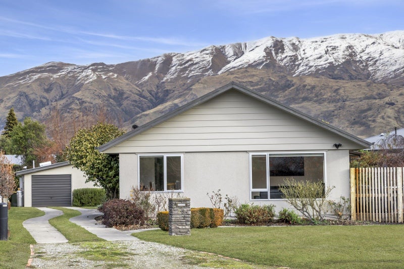 29 Hunter Crescent, Wanaka - Carousel 1