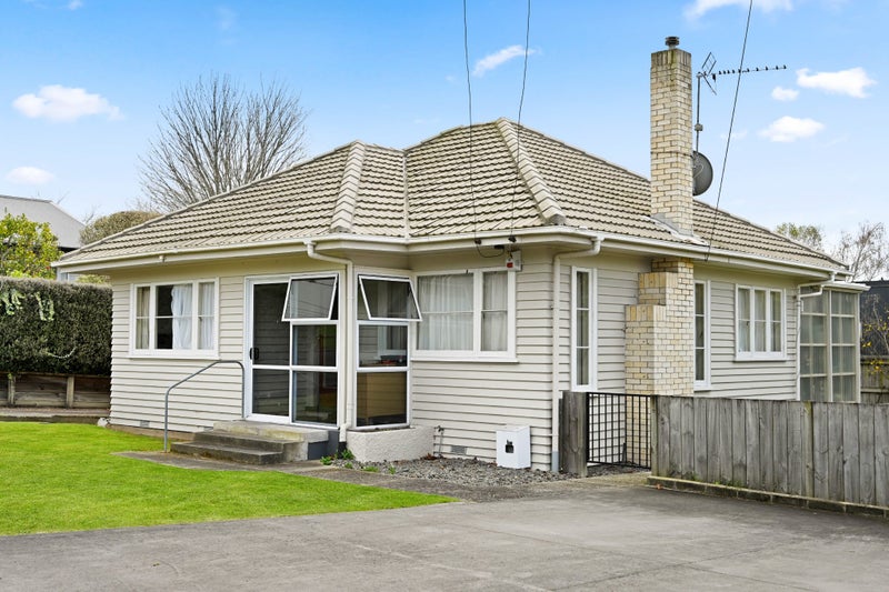 17 Sillary Street, Hamilton East, Hamilton - Carousel 2
