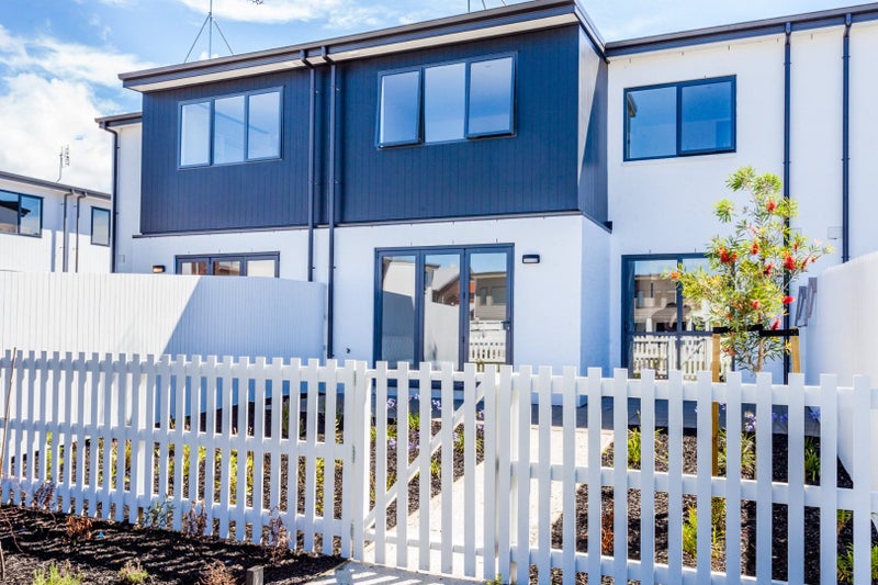 33 Tahuhu RD, Mount Wellington, Auckland - Carousel 1