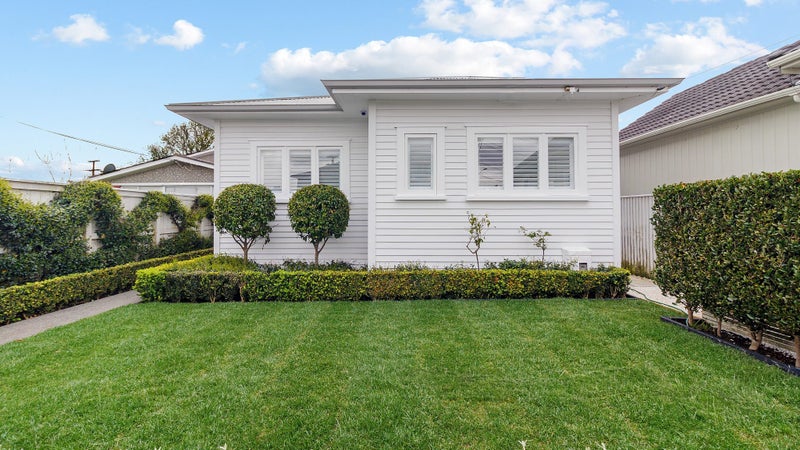 355 Point Chevalier Road, Point Chevalier, Auckland - Carousel 1