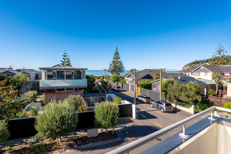 1/6 Burgess Street, Sumner, Christchurch - Carousel 2
