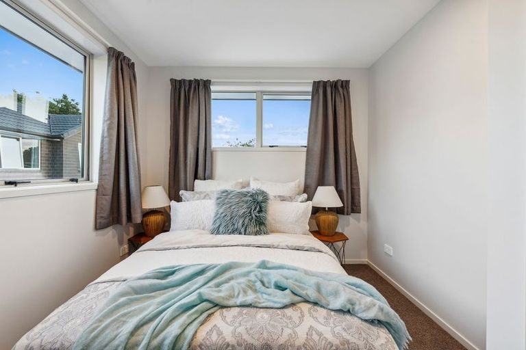 4A Bosun Place, Te Atatu Peninsula, Auckland - Carousel 2