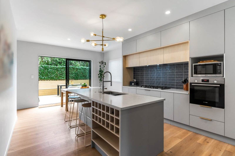 261B Glenfield Road, Hillcrest, Auckland - Carousel 2