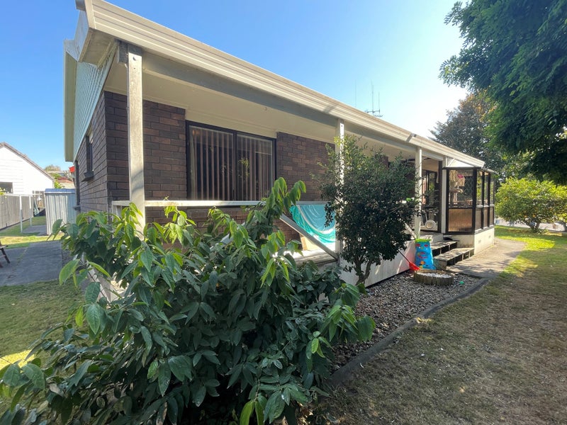 14 Willowfield Place, Pukete, Hamilton - Carousel 1