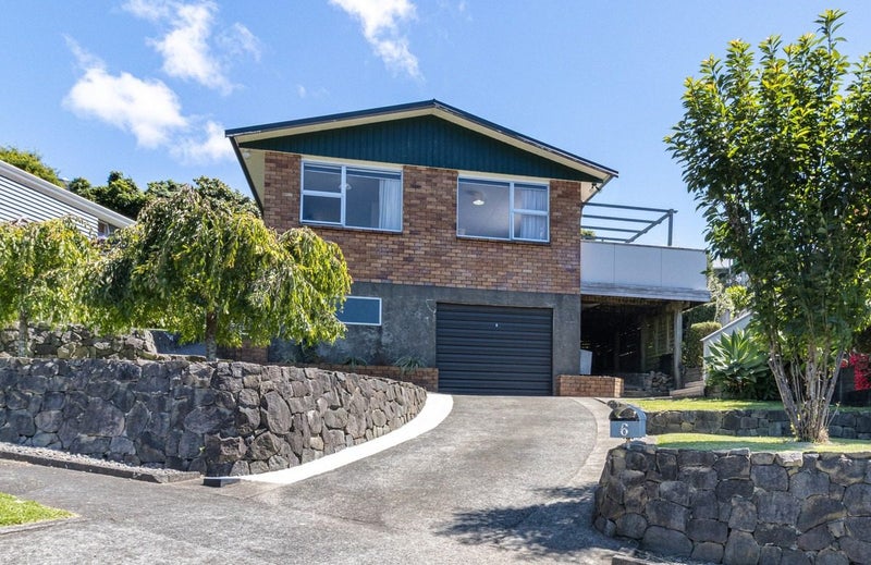 6 Carlton Terrace, Westown, New Plymouth - Carousel 2
