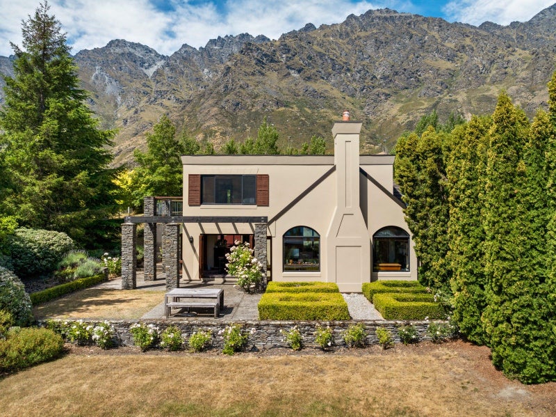 4 Scenic Drive, Drift Bay, Queenstown - Carousel 2