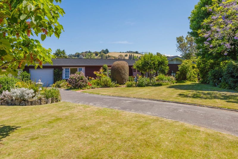 32 Kent Terrace, Taradale, Napier - Carousel 1