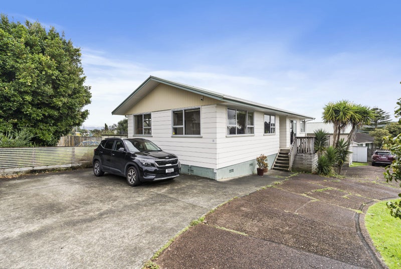 17 Roick Parade, Glen Eden, Auckland - Carousel 2