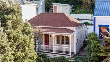 4 Hanson Street, Mount Cook, Wellington - Carousel 1