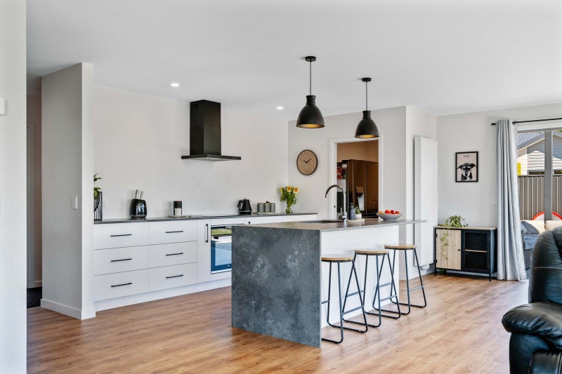 43 Larch Crescent, Alexandra, Alexandra - Carousel 2