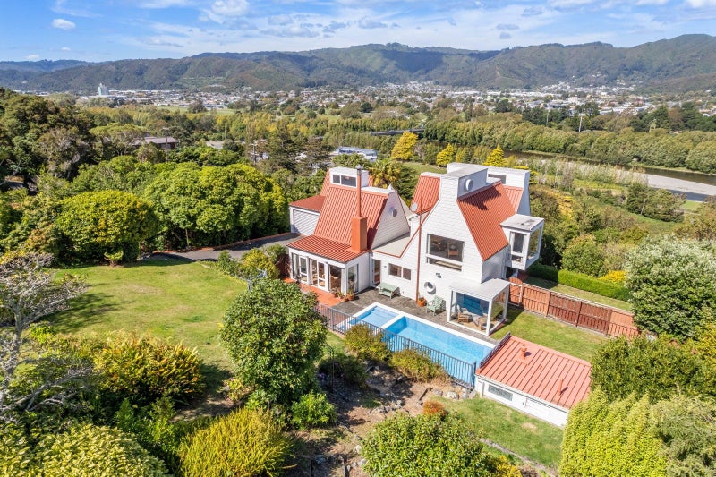 7 Coach Lane, Belmont, Lower Hutt - Carousel 1