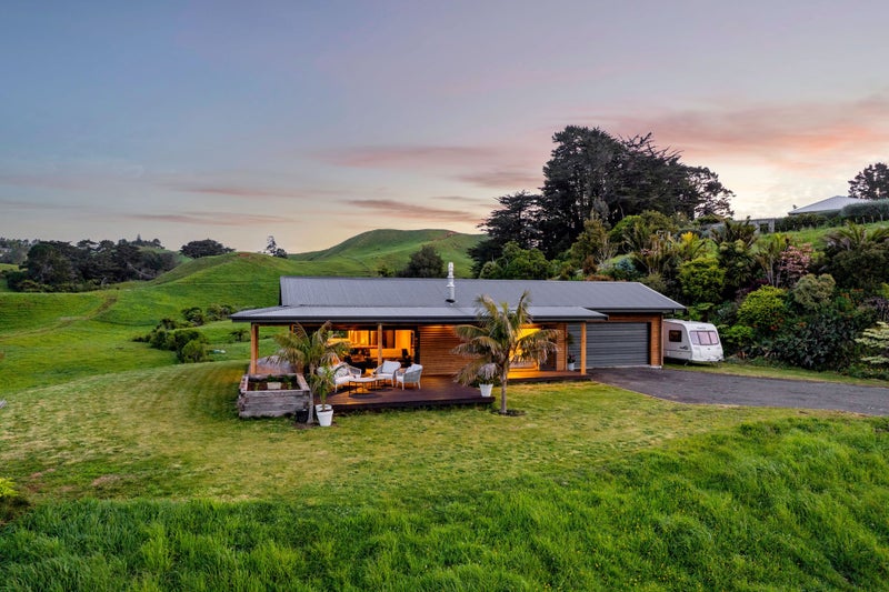 165 Sealy Road, Omata, New Plymouth - Carousel 1