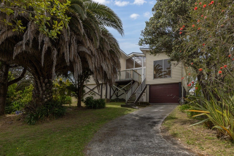 1 Cassley Crescent, Papakowhai, Porirua - Carousel 17