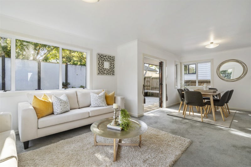 25A Owairaka Avenue, Mount Albert, Auckland - Carousel 1