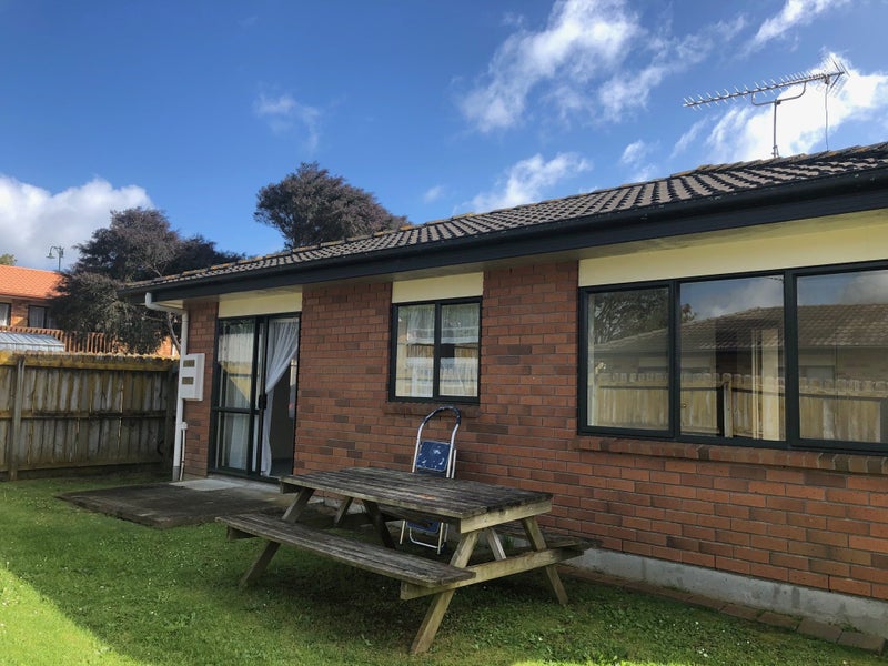 17 Kaimoana Street, Weymouth, Auckland - Carousel 1