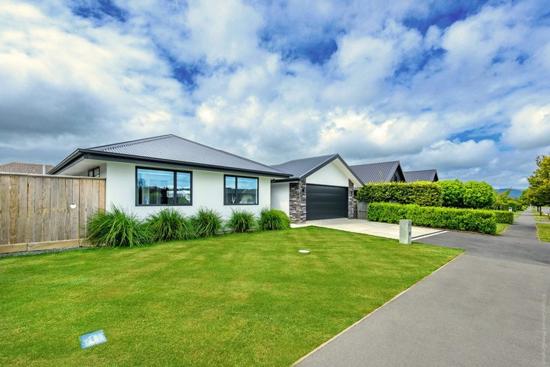 15 Russ Drive, Lincoln, Lincoln - Carousel 26