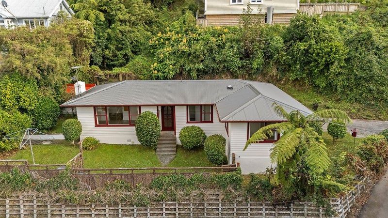 23 Governor Road, Northland, Wellington - Carousel 1