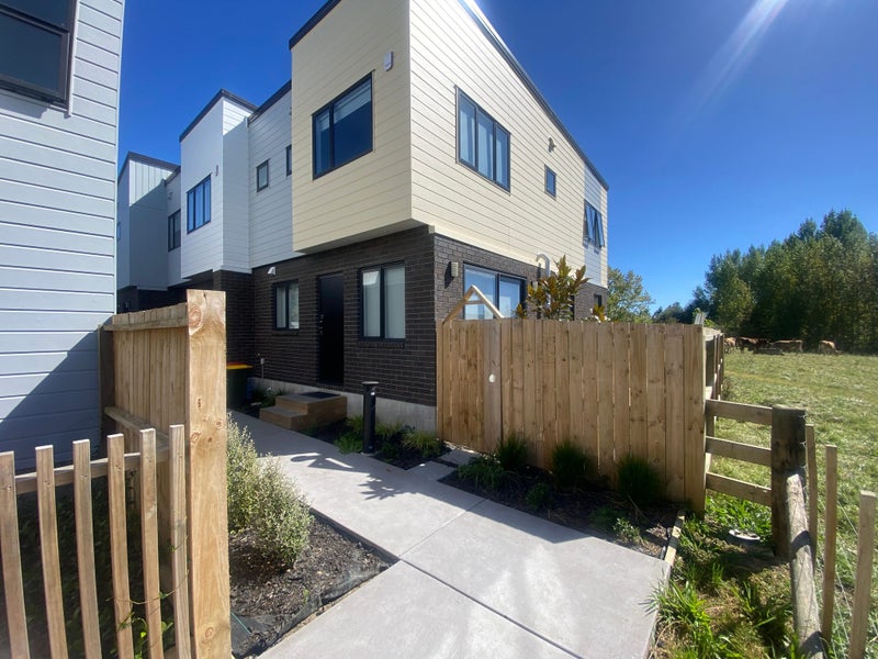 17/35 Young Crescent, Drury, Drury - Carousel 1