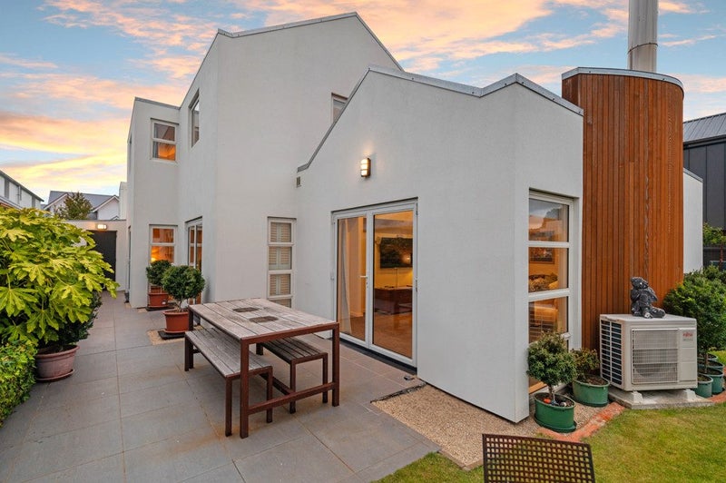 1/10 Naseby Street, Merivale, Christchurch - Carousel 1